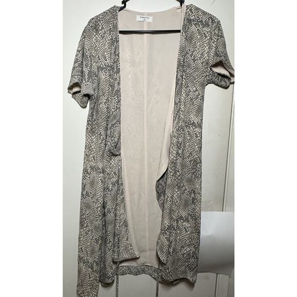 Aritzia Babaton Cream Gray Wallace Snake Print True Wrap Dress Short Sleeve XS - Picture 15 of 15